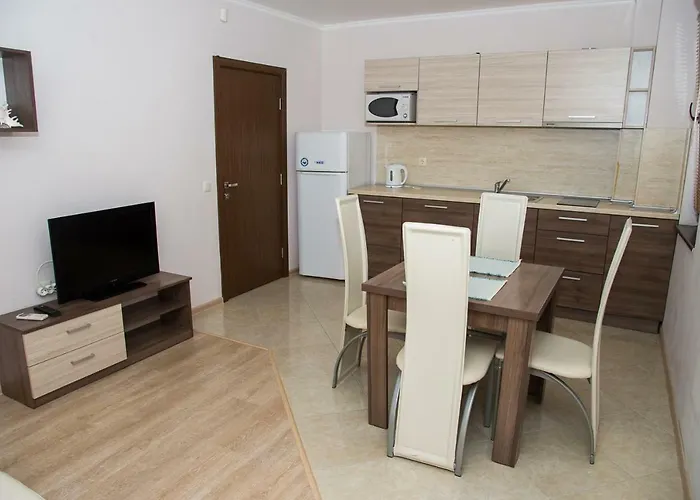 Lev Apartament Ravda