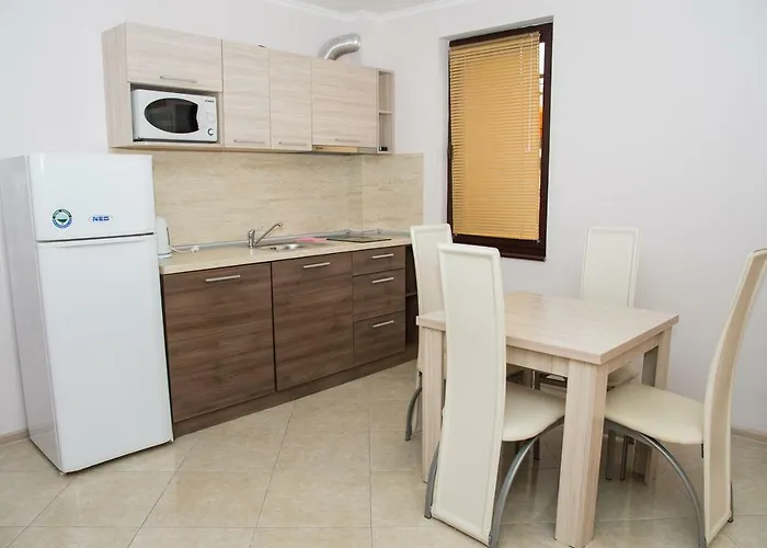 Lev Apartament Ravda